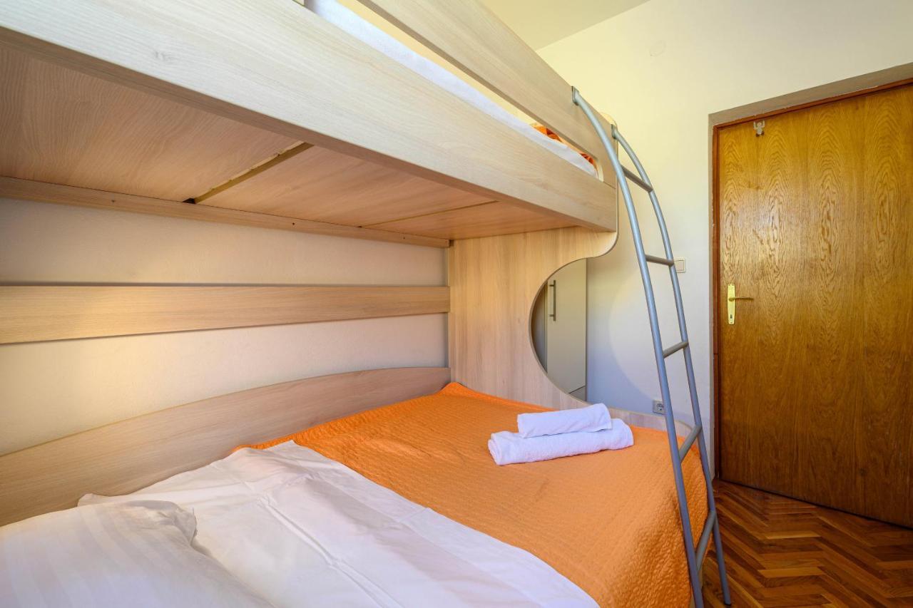 Apartments Vala Zaboric - With Boat Mooring Exterior photo