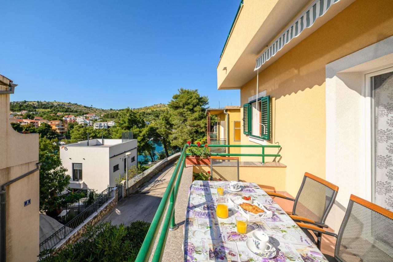 Apartments Vala Zaboric - With Boat Mooring Exterior photo