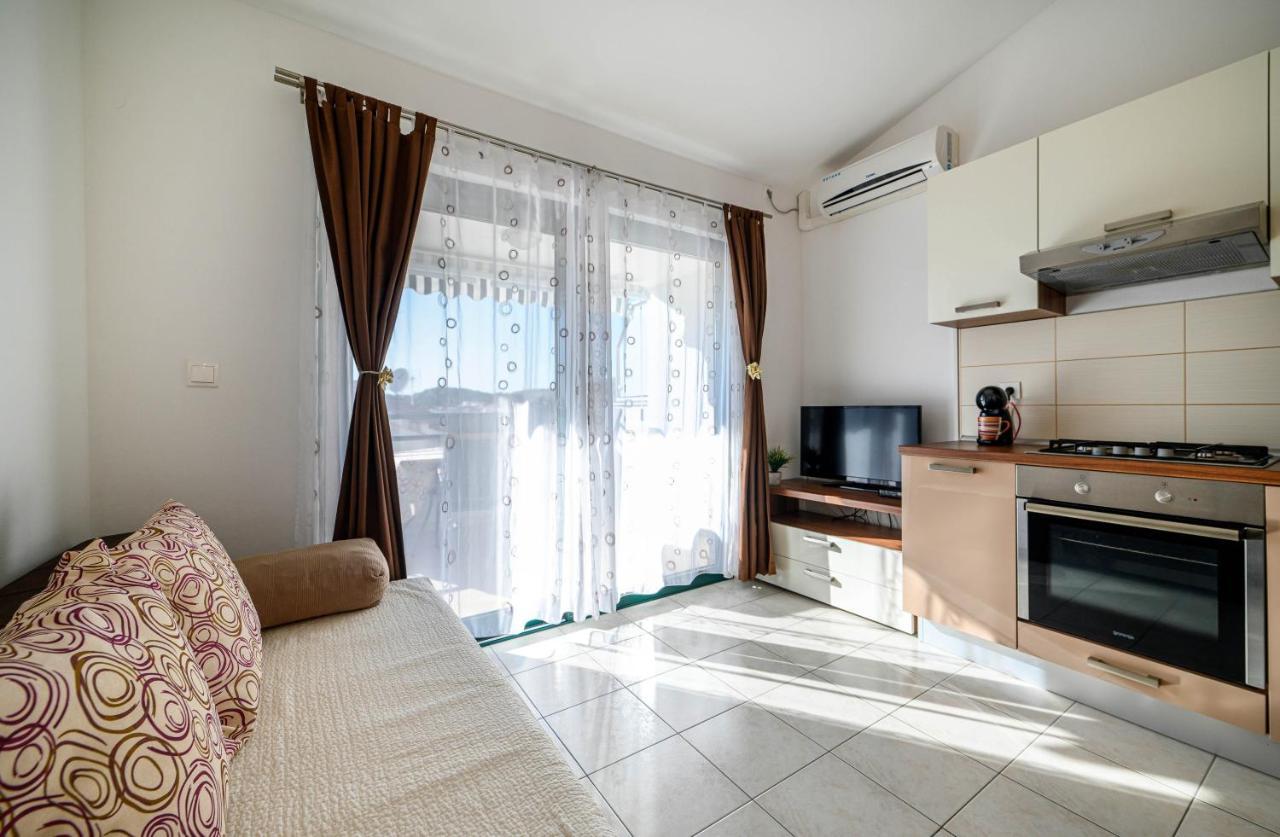 Apartments Vala Zaboric - With Boat Mooring Exterior photo