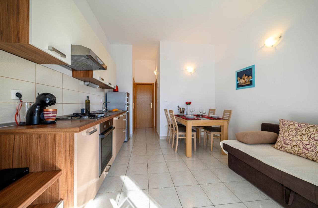 Apartments Vala Zaboric - With Boat Mooring Exterior photo